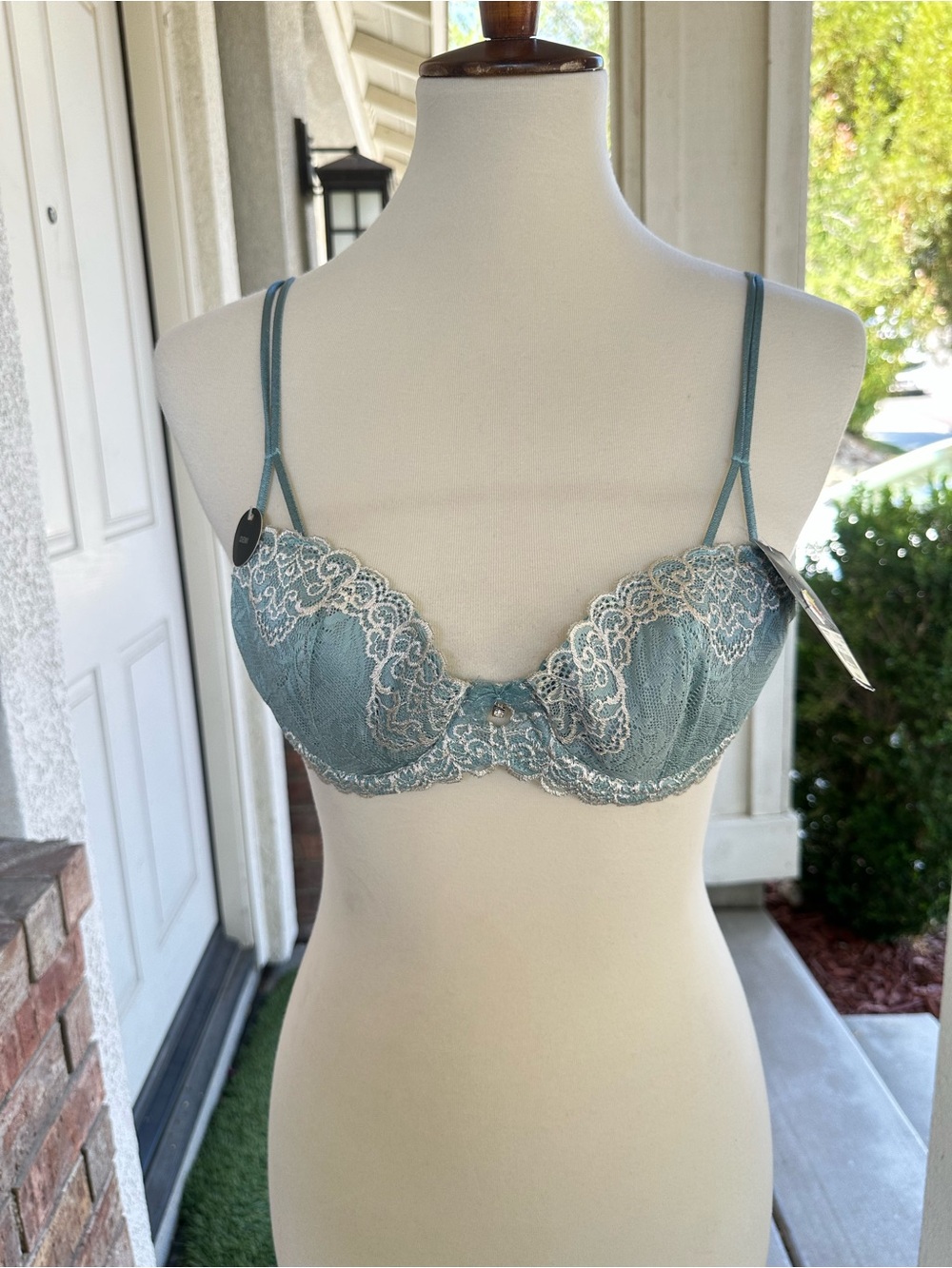 Apt. 9 Lace Underwire Bra in light Blue with White Accents
